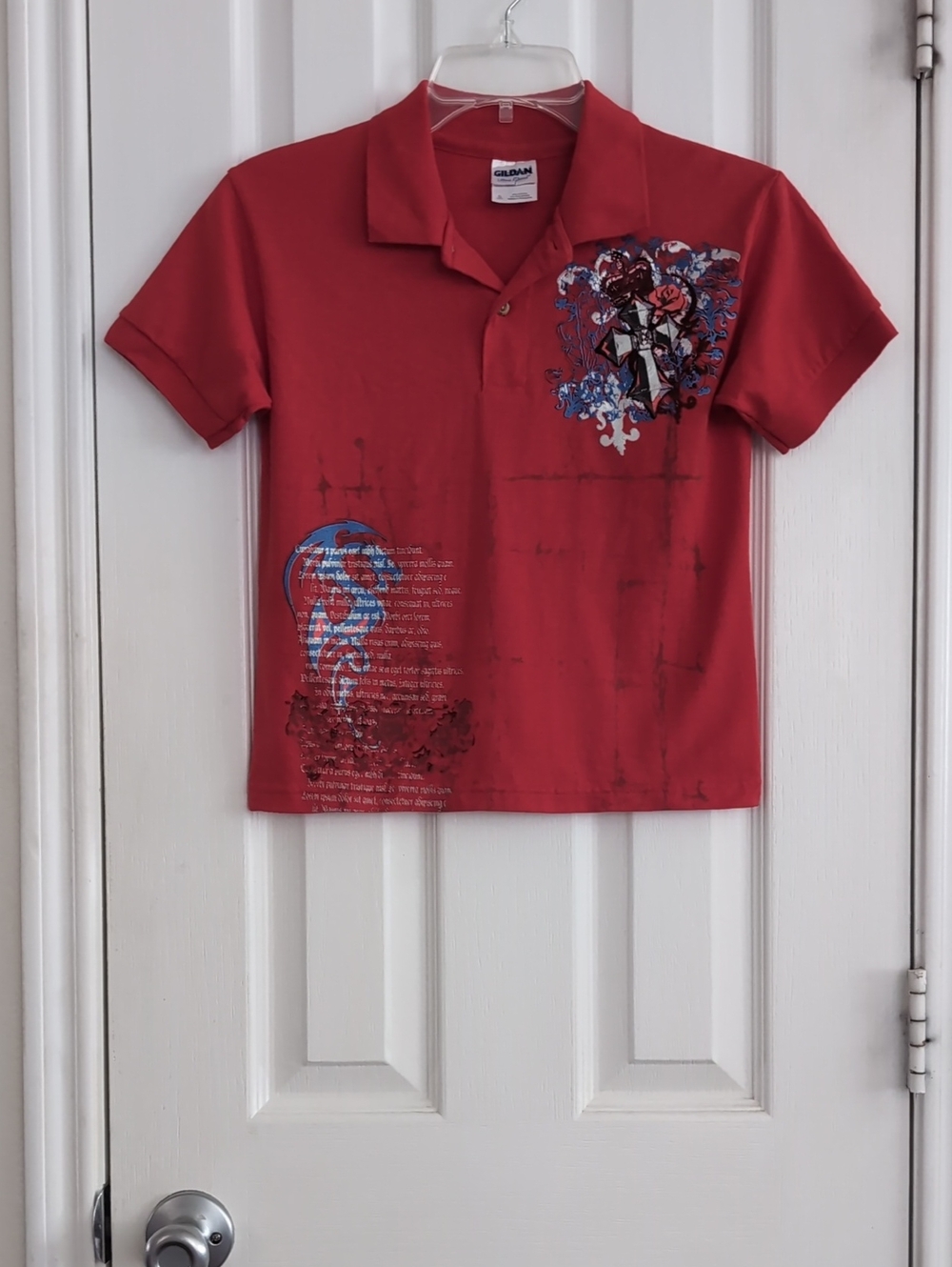 Gildan Red Boys' Graphic Polo Shirt with Blue Accents